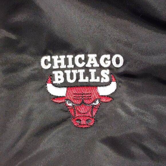 Chicago Bulls Satin Jacket 90's Retro Bomber Button Jacket Men’s Large Red Black - Picture 5 of 11